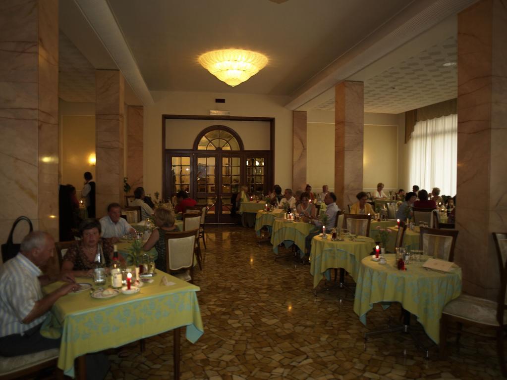 Hotel Excelsior Terme أبانو تيرمي المظهر الخارجي الصورة